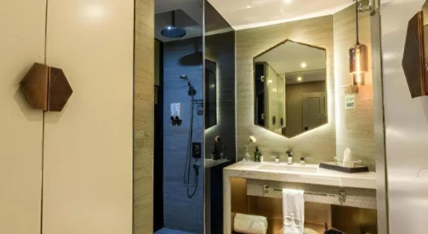 Shanghai Bund South China Harbour View Hotel