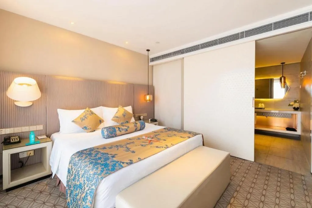 Bed in Shanghai Bund South China Harbour View Hotel