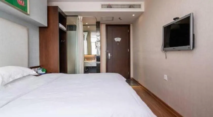 Bed in Xiamen Blue Peninsula Hotel