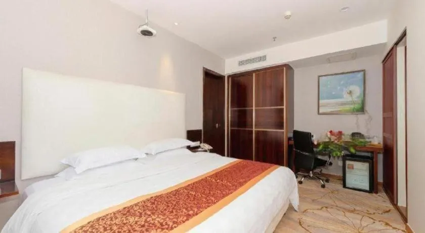 Bed in Xiamen Blue Peninsula Hotel