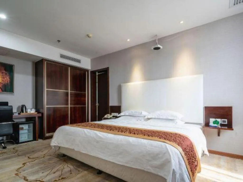 Bed in Xiamen Blue Peninsula Hotel