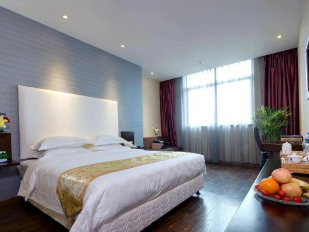 Bed in Xiamen Blue Peninsula Hotel