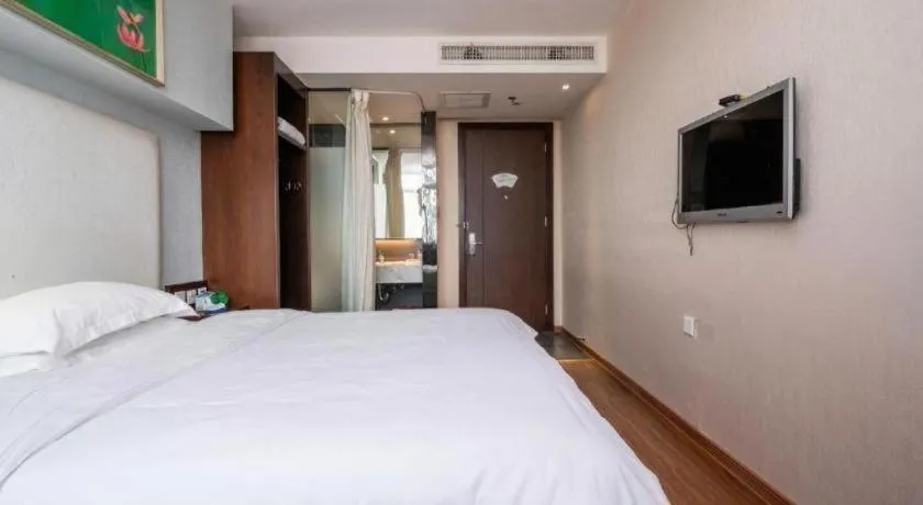 Bed in Xiamen Blue Peninsula Hotel