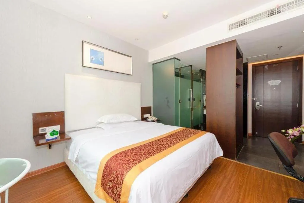 Bed in Xiamen Blue Peninsula Hotel