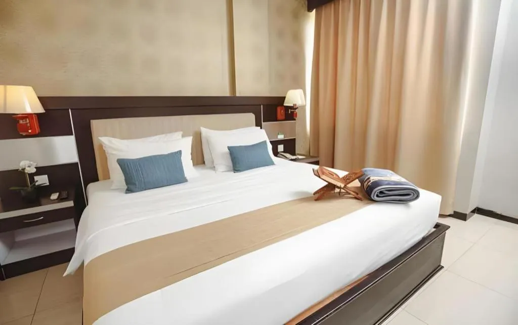 Bed in Zahra Syariah Hotel Kendari