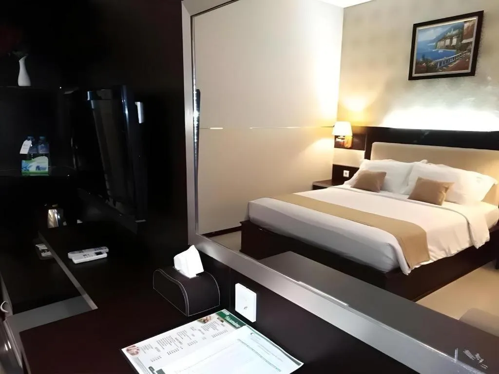 Bed in Zahra Syariah Hotel Kendari