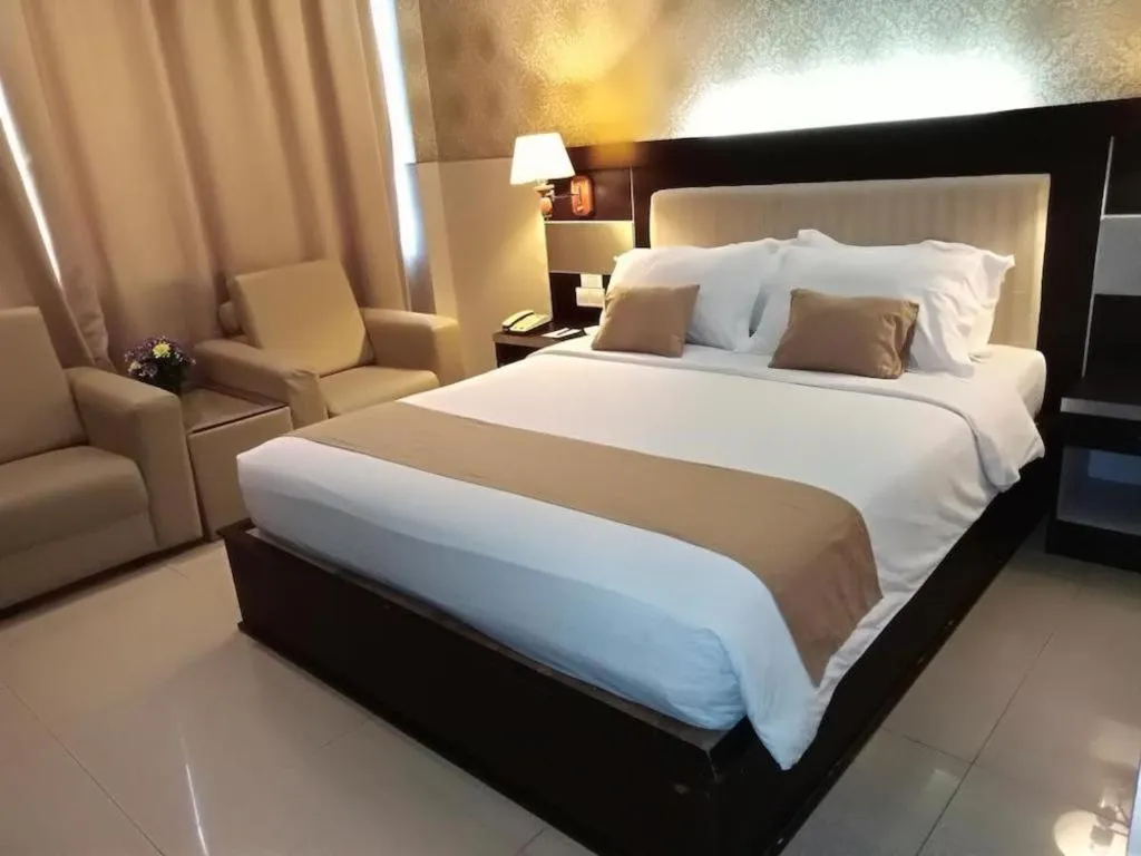 Bed in Zahra Syariah Hotel Kendari