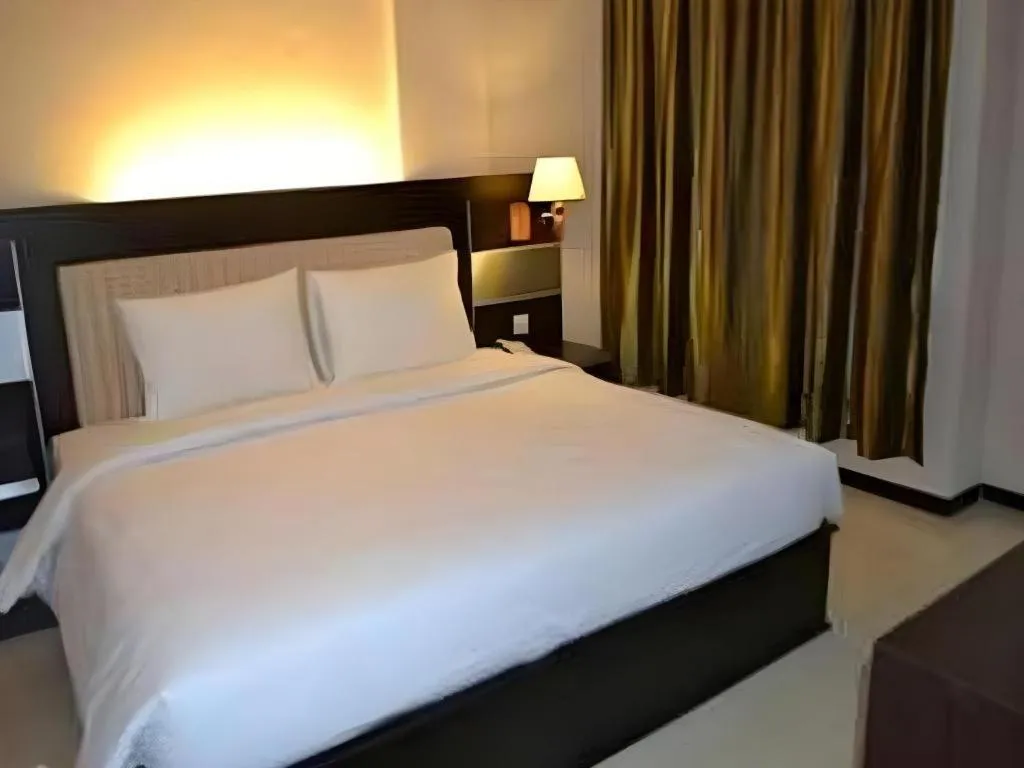 Bed in Zahra Syariah Hotel Kendari