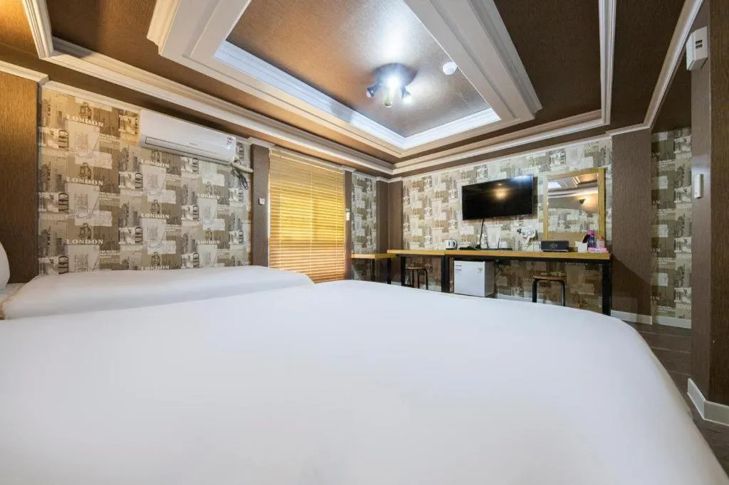 Bed in Gwangju Sejong Hotel