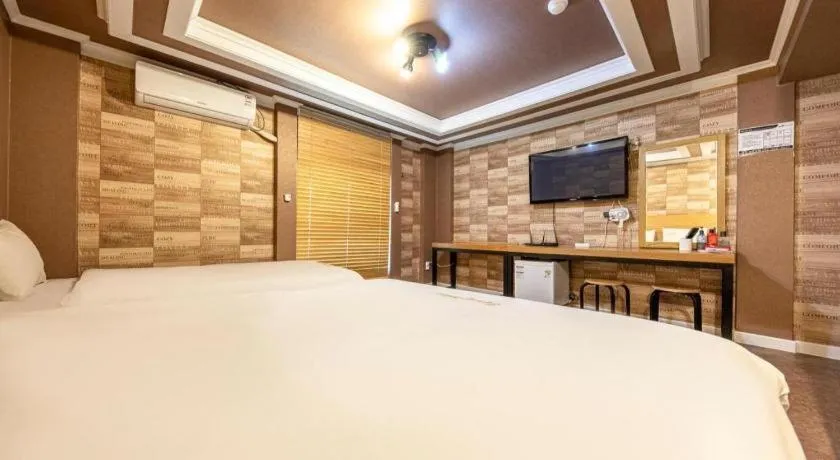 Bed in Gwangju Sejong Hotel