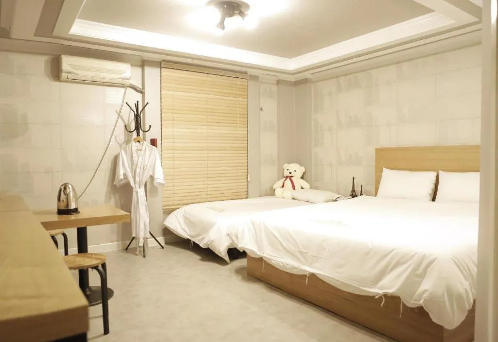 Bed in Gwangju Sejong Hotel