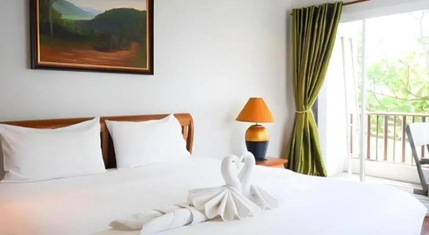 Bed in Chada Thai House