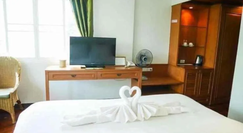 Bed in Chada Thai House