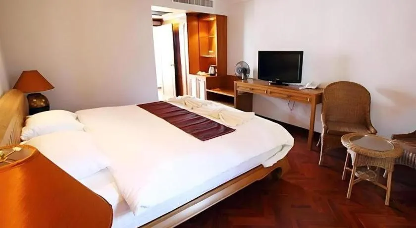 Bed in Chada Thai House