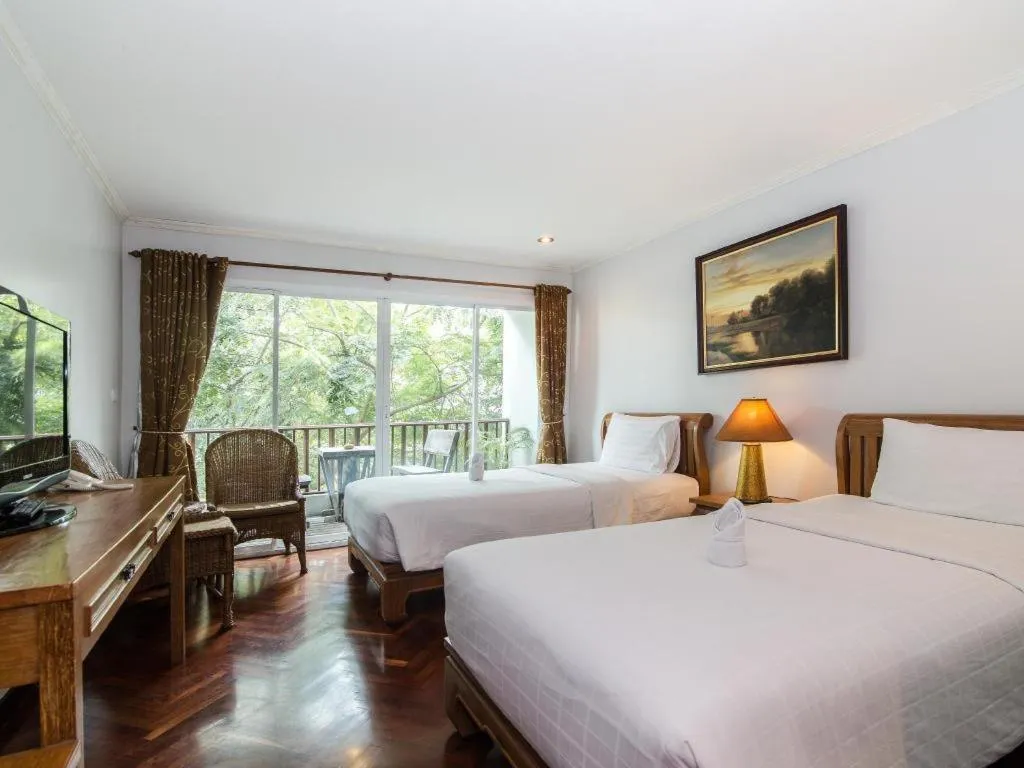 Bed in Chada Thai House