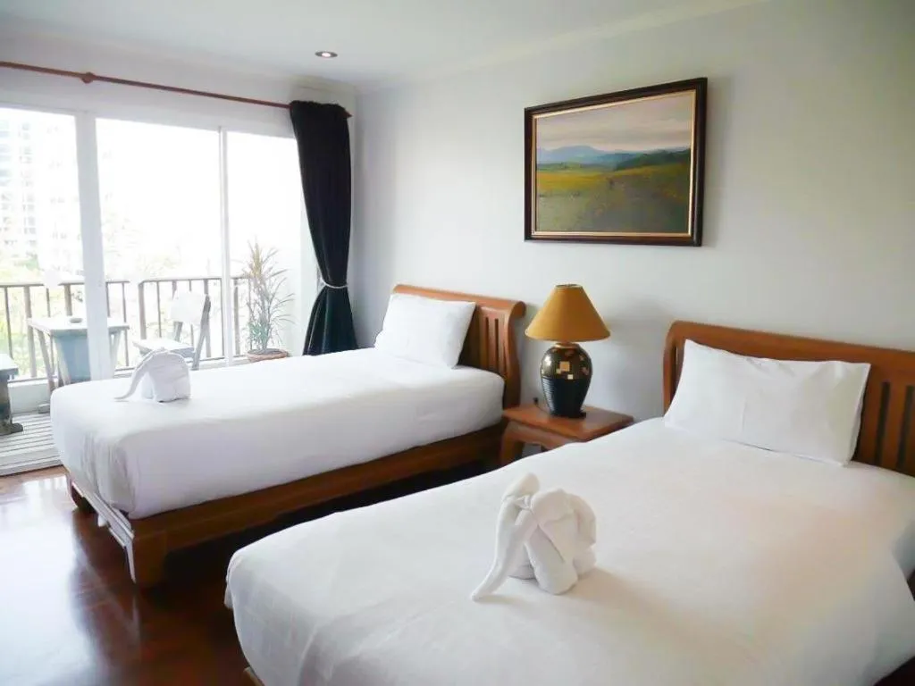 Bed in Chada Thai House