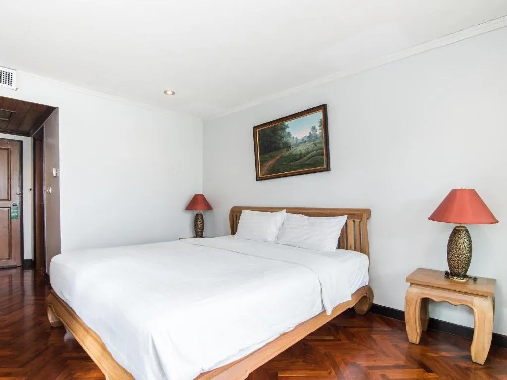 Bed in Chada Thai House