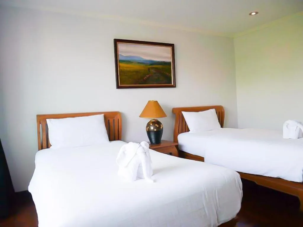 Bed in Chada Thai House