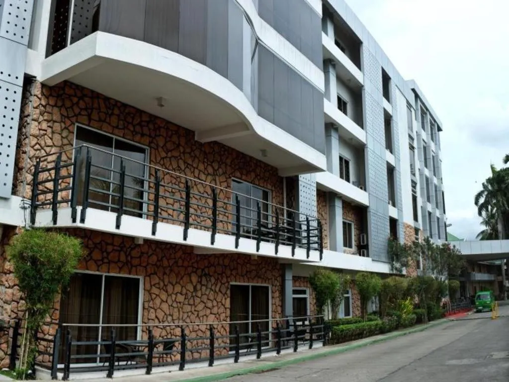 The Ritz Hotel at Garden Oases