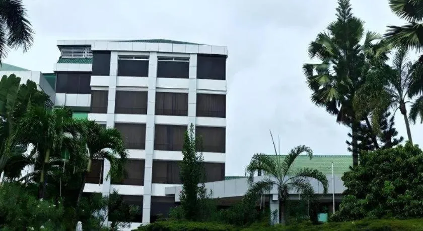 The Ritz Hotel at Garden Oases