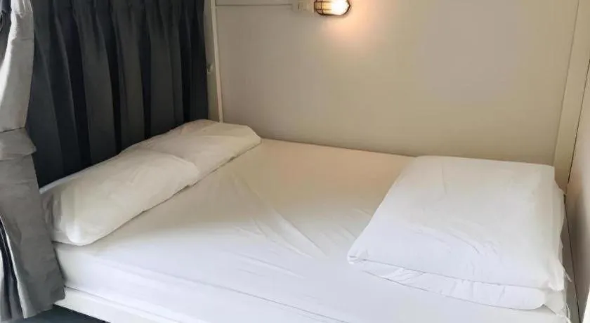 Bed in The Street Hostel Koh Lipe