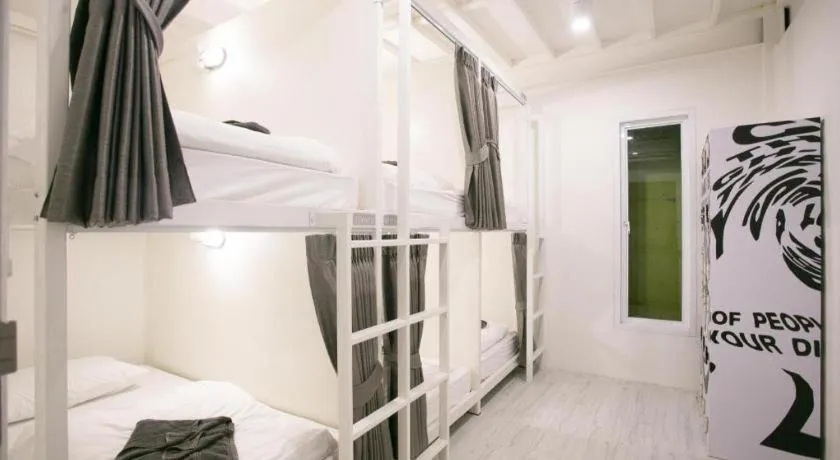 Bed in The Street Hostel Koh Lipe