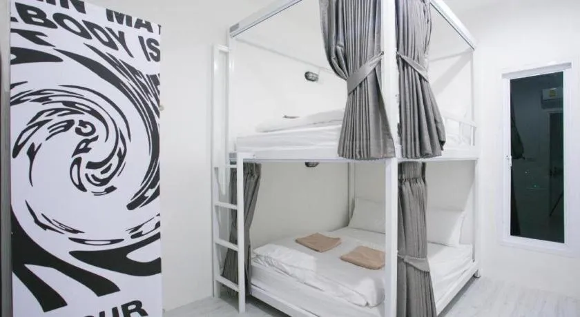 Bed in The Street Hostel Koh Lipe