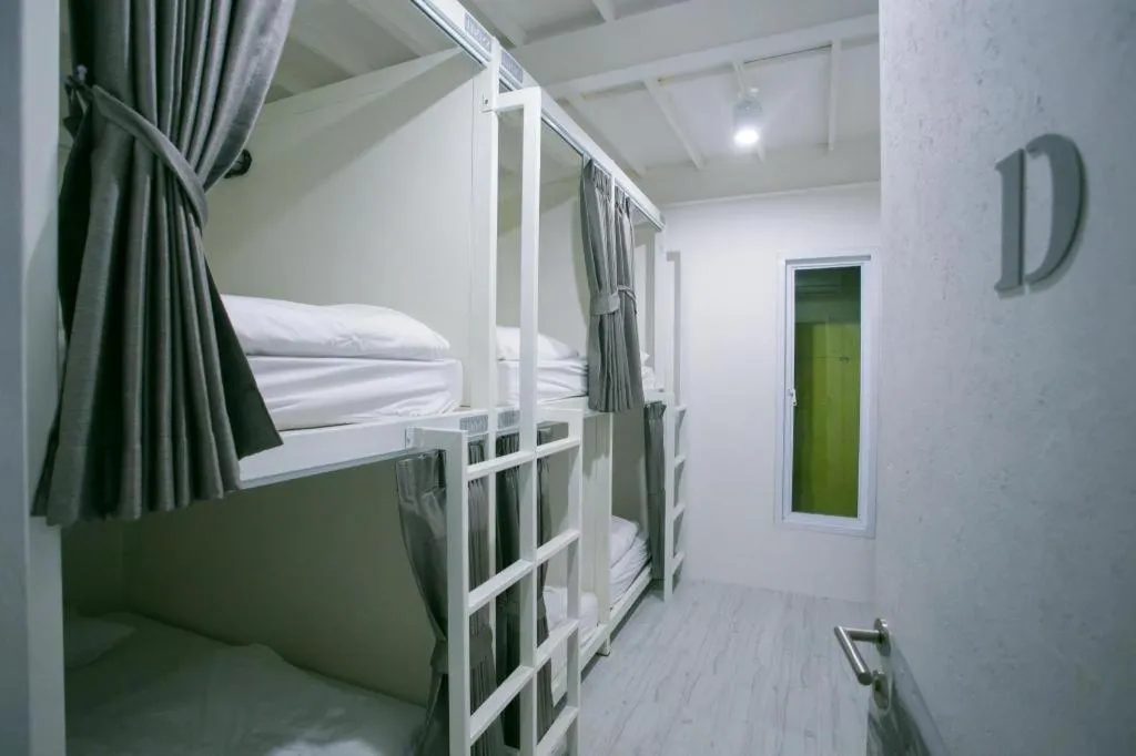 Bed in The Street Hostel Koh Lipe