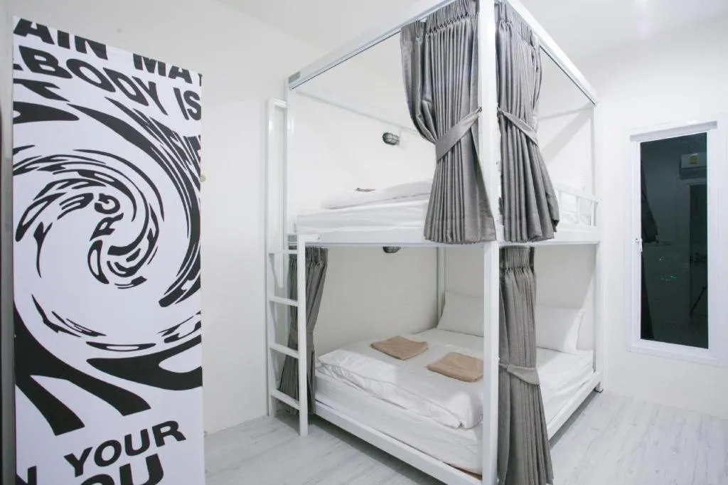 Bed in The Street Hostel Koh Lipe