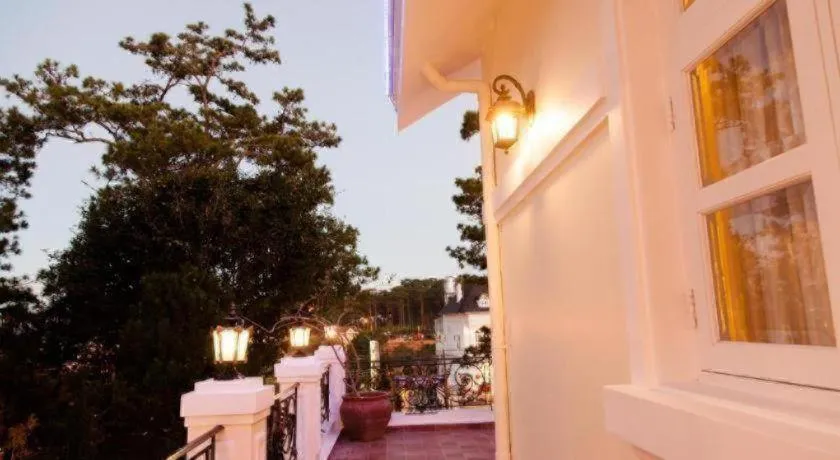 Hoa Sen Vang Hotel Dalat