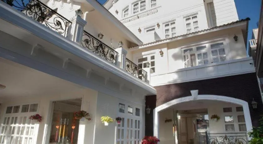 Hoa Sen Vang Hotel Dalat