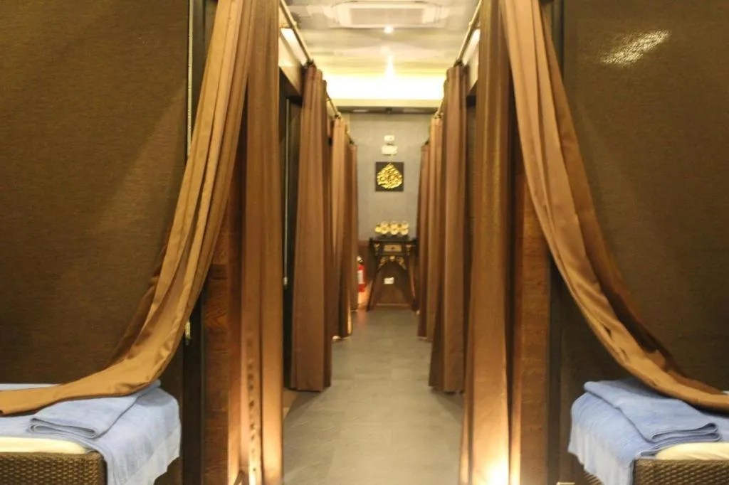 Golden Sam Resort and Restaurant