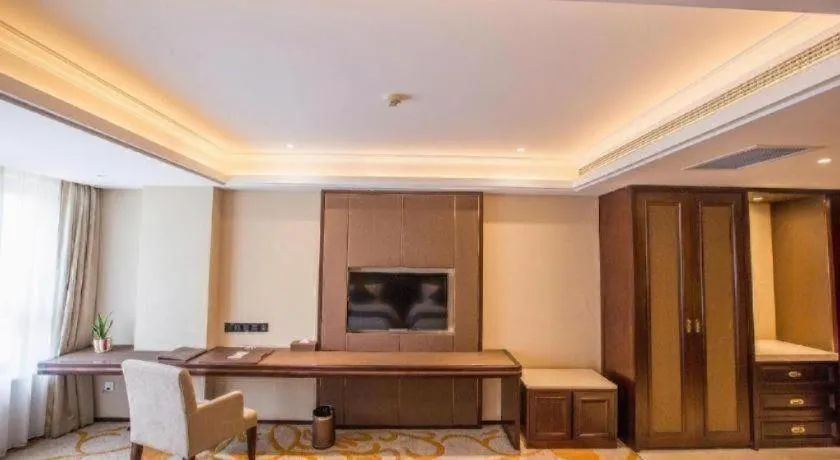 Sky World Hotel Qingdao