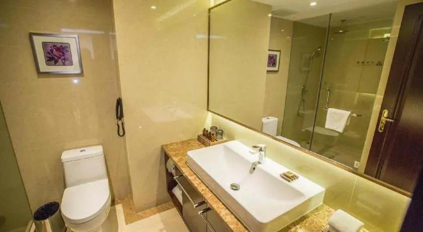 Sky World Hotel Qingdao