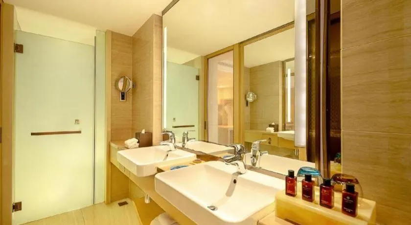 Sky World Hotel Qingdao