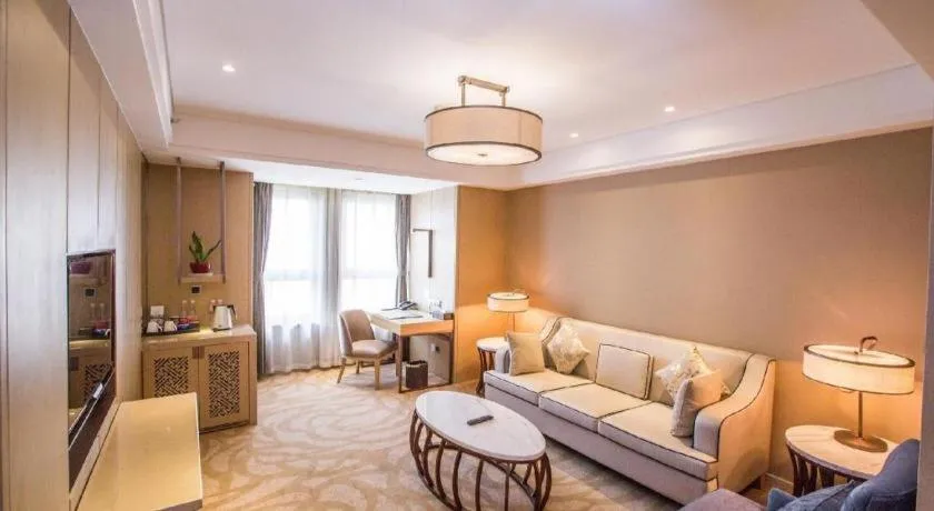 Sky World Hotel Qingdao