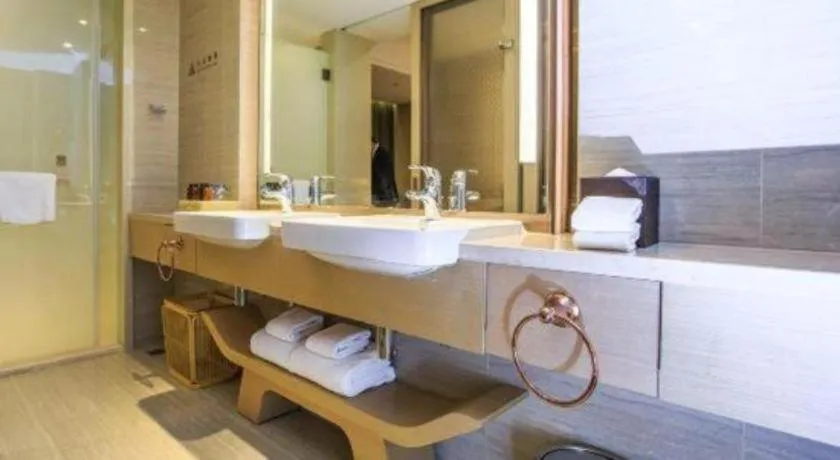 Sky World Hotel Qingdao