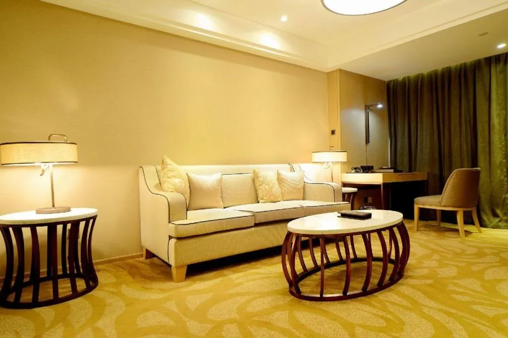 Sky World Hotel Qingdao