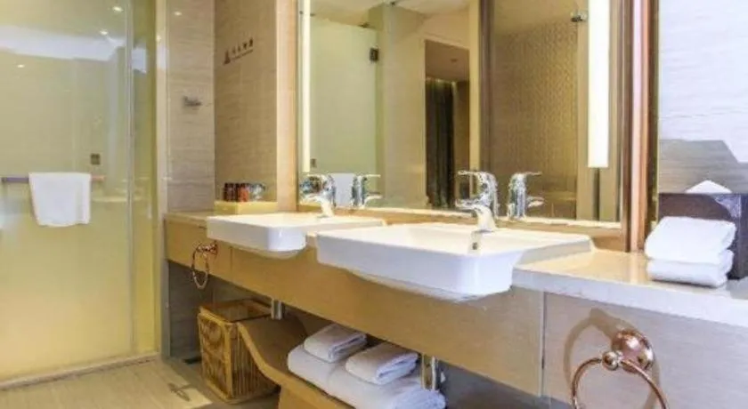 Sky World Hotel Qingdao