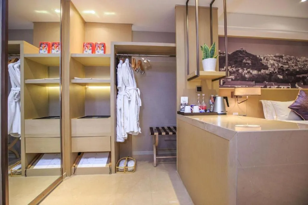 Bed in Sky World Hotel Qingdao