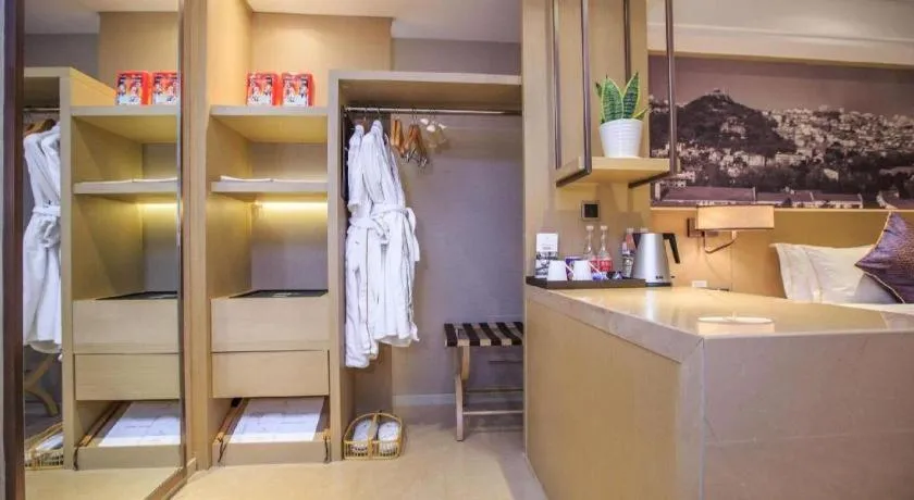 Sky World Hotel Qingdao