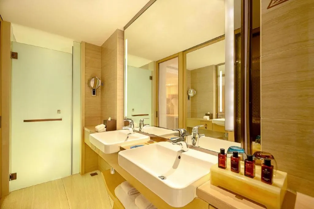 Sky World Hotel Qingdao