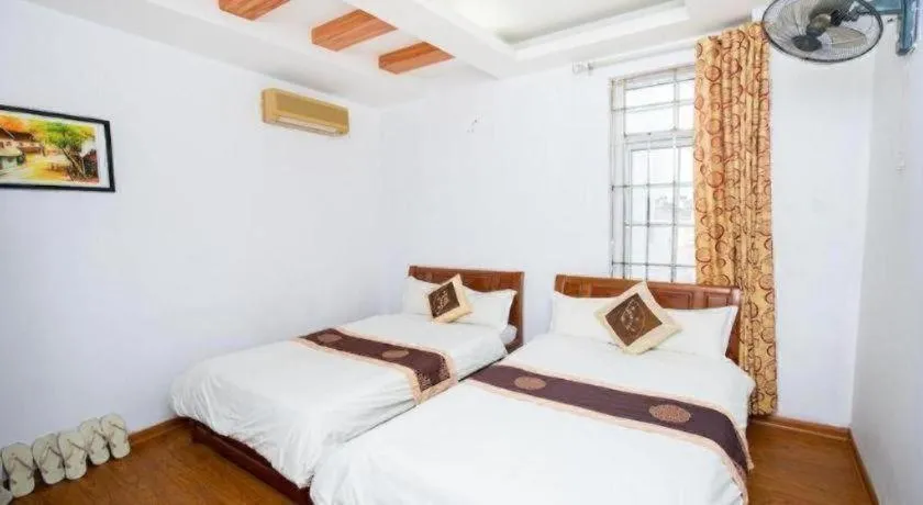 Bed in khach san phuong dong