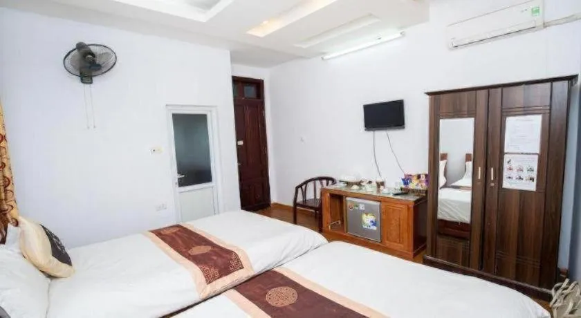 Bed in khach san phuong dong