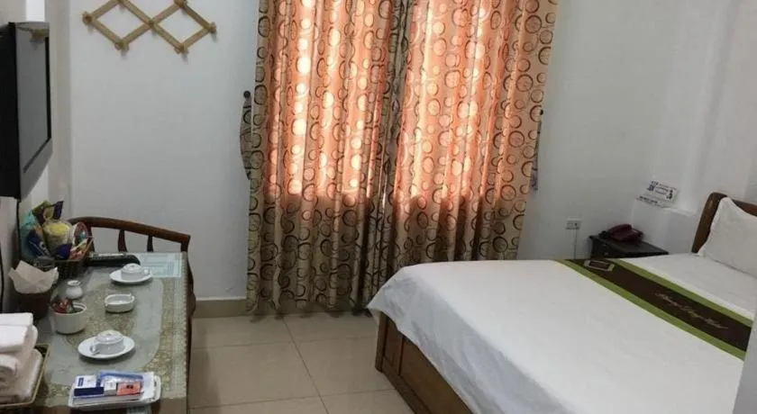 Bed in khach san phuong dong