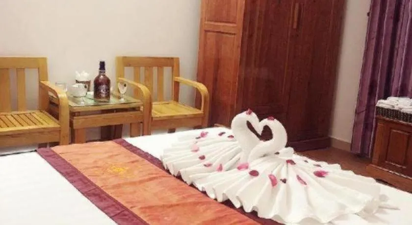 Bed in khach san phuong dong