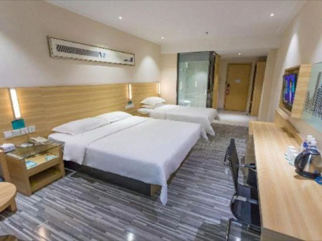 Bed in City Comfort Inn Huanggang Guibinlou Wanda Square