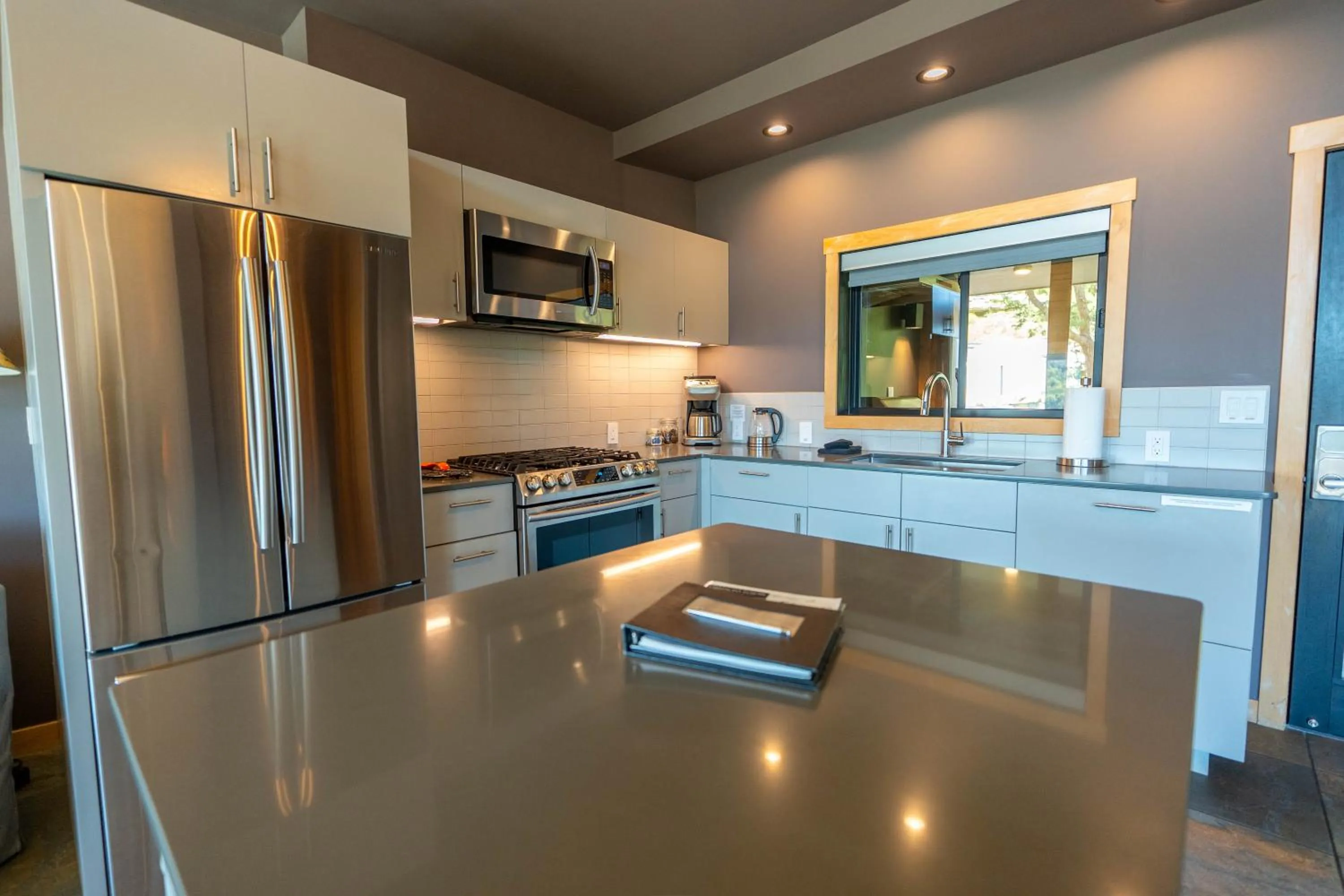 Kitchen or kitchenette in Beaver Lakefront Cabins - Couples Only Getaways