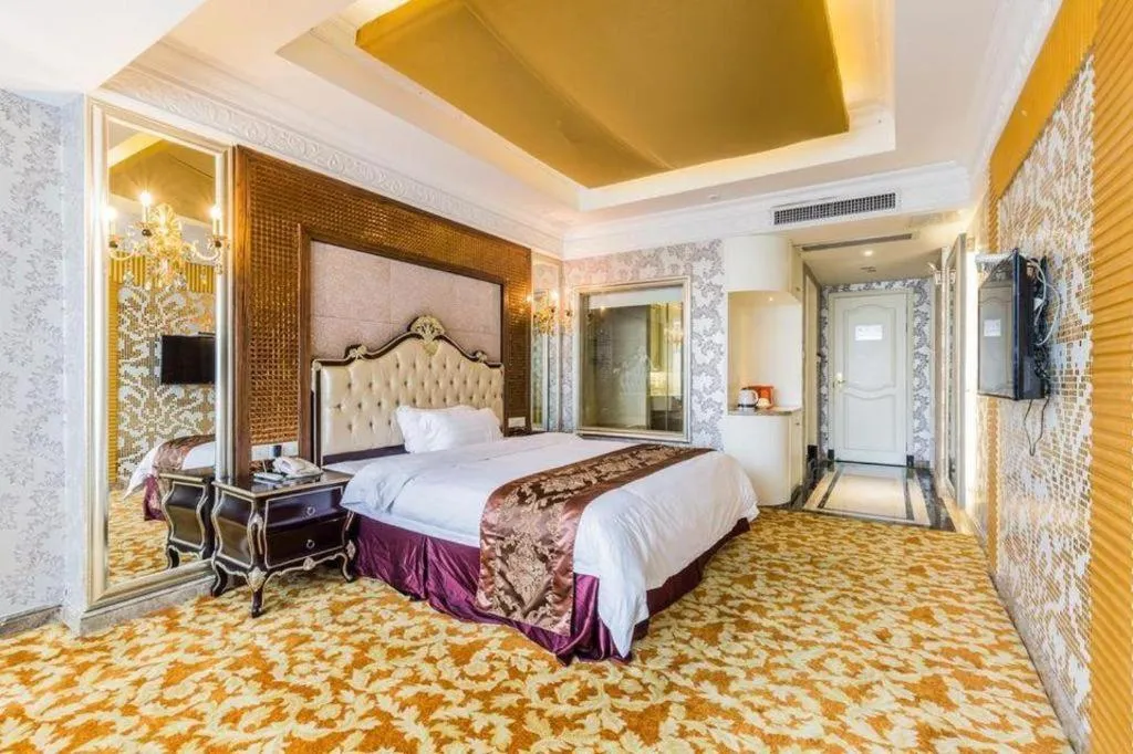Bed in Foshan Nanhai Huifeng Holiday Hotel