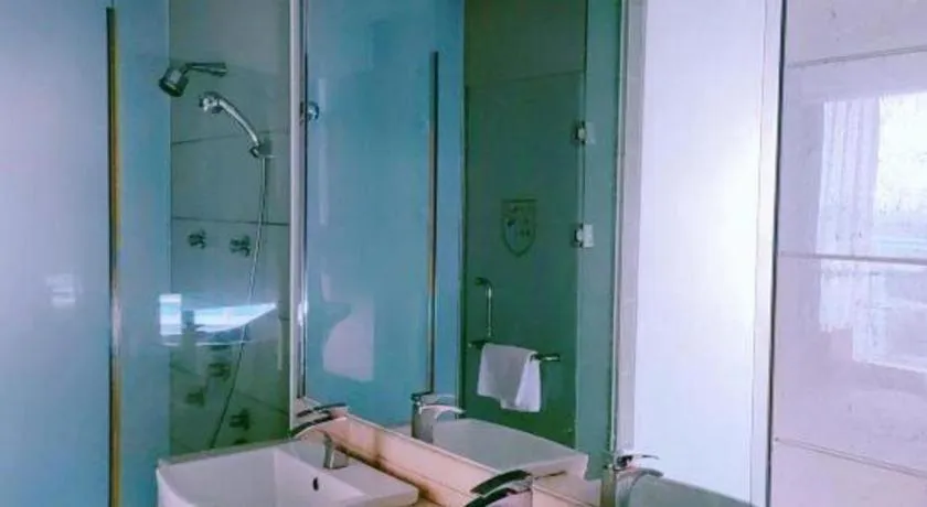 Foshan Nanhai Huifeng Holiday Hotel